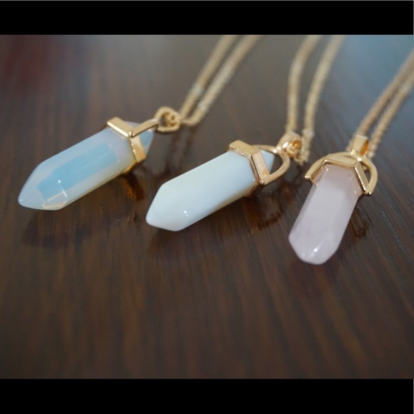 New! Crystal Pendant Necklace Gold Colored Chain - Picture 2 of 5